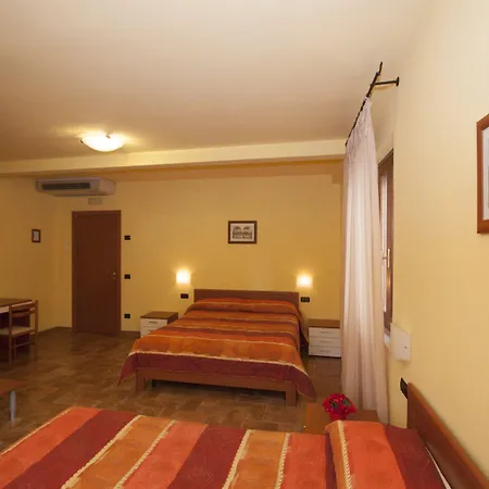Santucci Penzion 3*