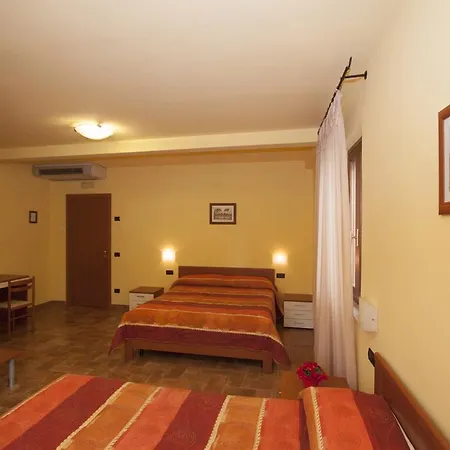 Santucci Guest house 3*