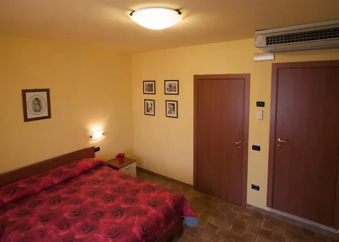 Santucci Guest house